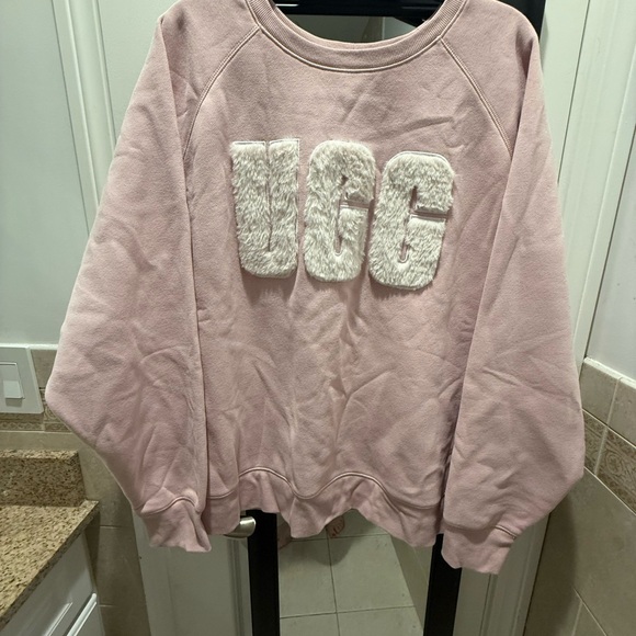 UGG Pink Fuzzy Logo Sweatshirt 2X - Picture 1 of 4